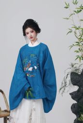 【山海明光】【鹤园】明制春季汉服绣花圆领大襟琵琶袖补服马面裙-淘宝网 主图 003.jpg