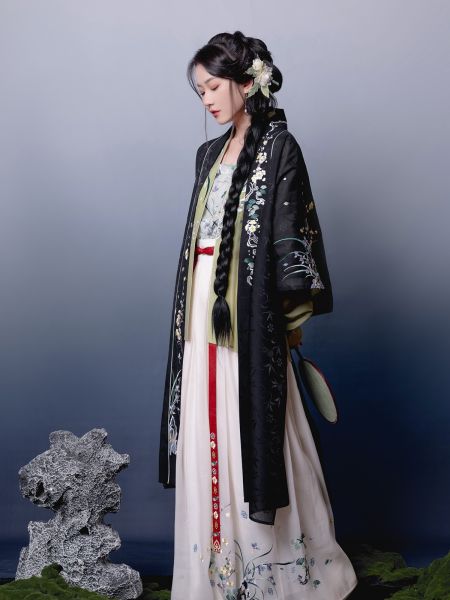 File:燕云织造【一枝春】宋制现货长干寺飞机袖原创汉服女国风大典秀款-淘宝网 主图 001.jpg