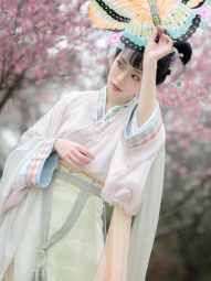 琴挑晉制【懶畫眉】春日漢服交領襦八破裙少女桃紅柳綠 天絲現貨-淘寶網 主圖 003.jpg