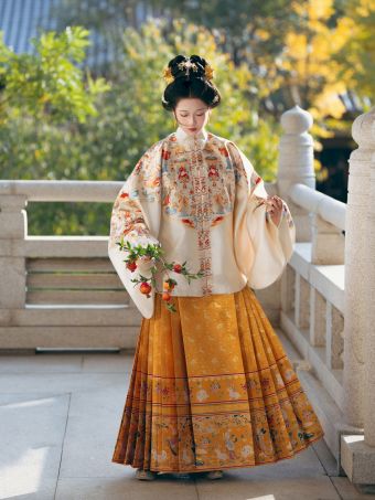 【山海明光】【玉桂满地兔】明汉服立领妆花通肩短袄满地金马面裙-淘宝网 主图 001.jpg
