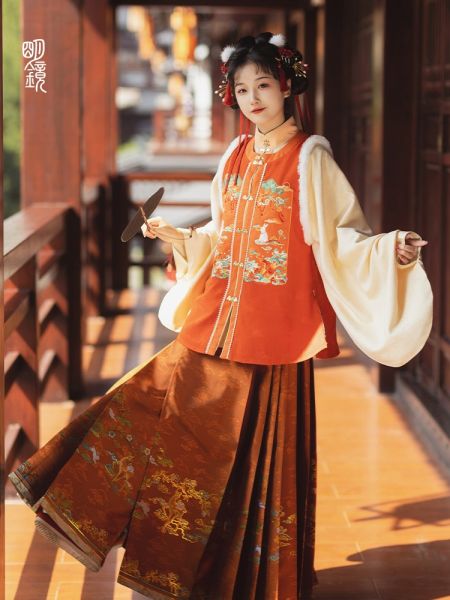 File:明镜华服【仙兔祈梦】原创设计明制汉服女冬季新款比甲马面裙-淘宝网 主图 004.jpg